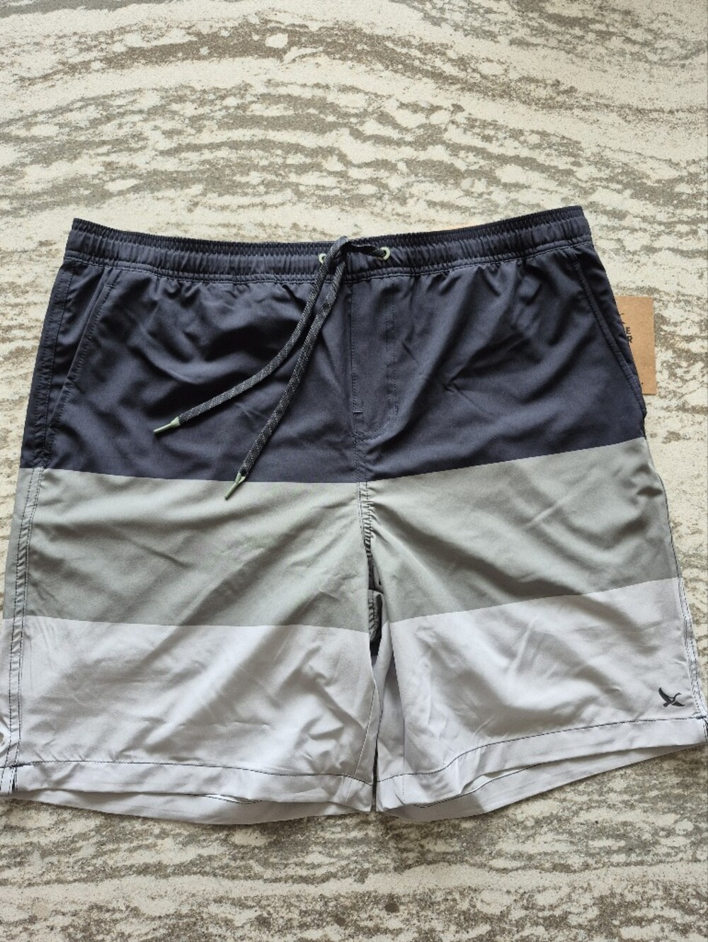 Eddie Bauer Men's Volley Swim Trunk New Size Large